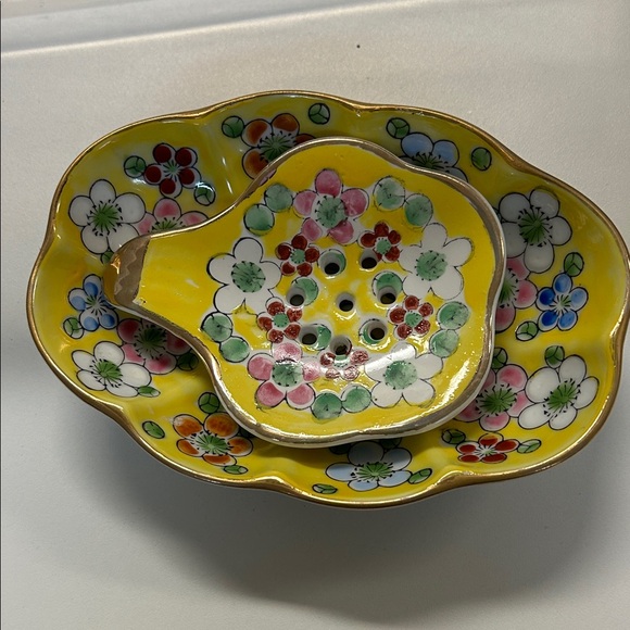 Other - Floral Yellow Ceramic Soap Dish